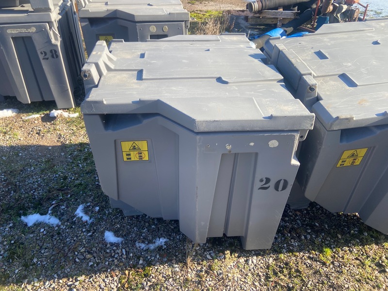 Miscellaneous  Boss Quick Cube Salt Totes For Speader Photo